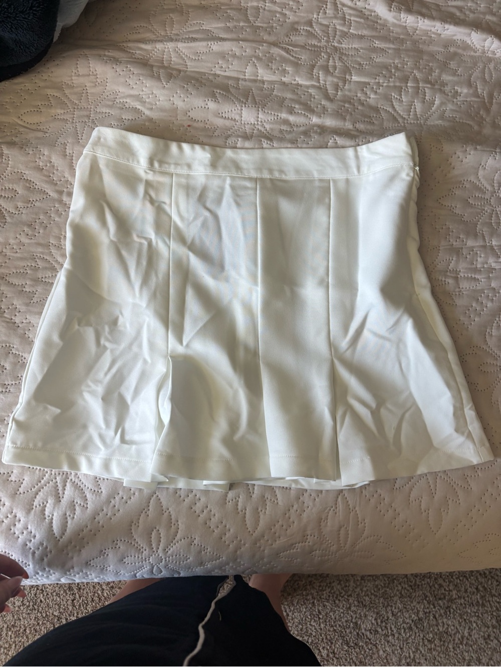 Women’s White Tennis Skort with Pleated Detail